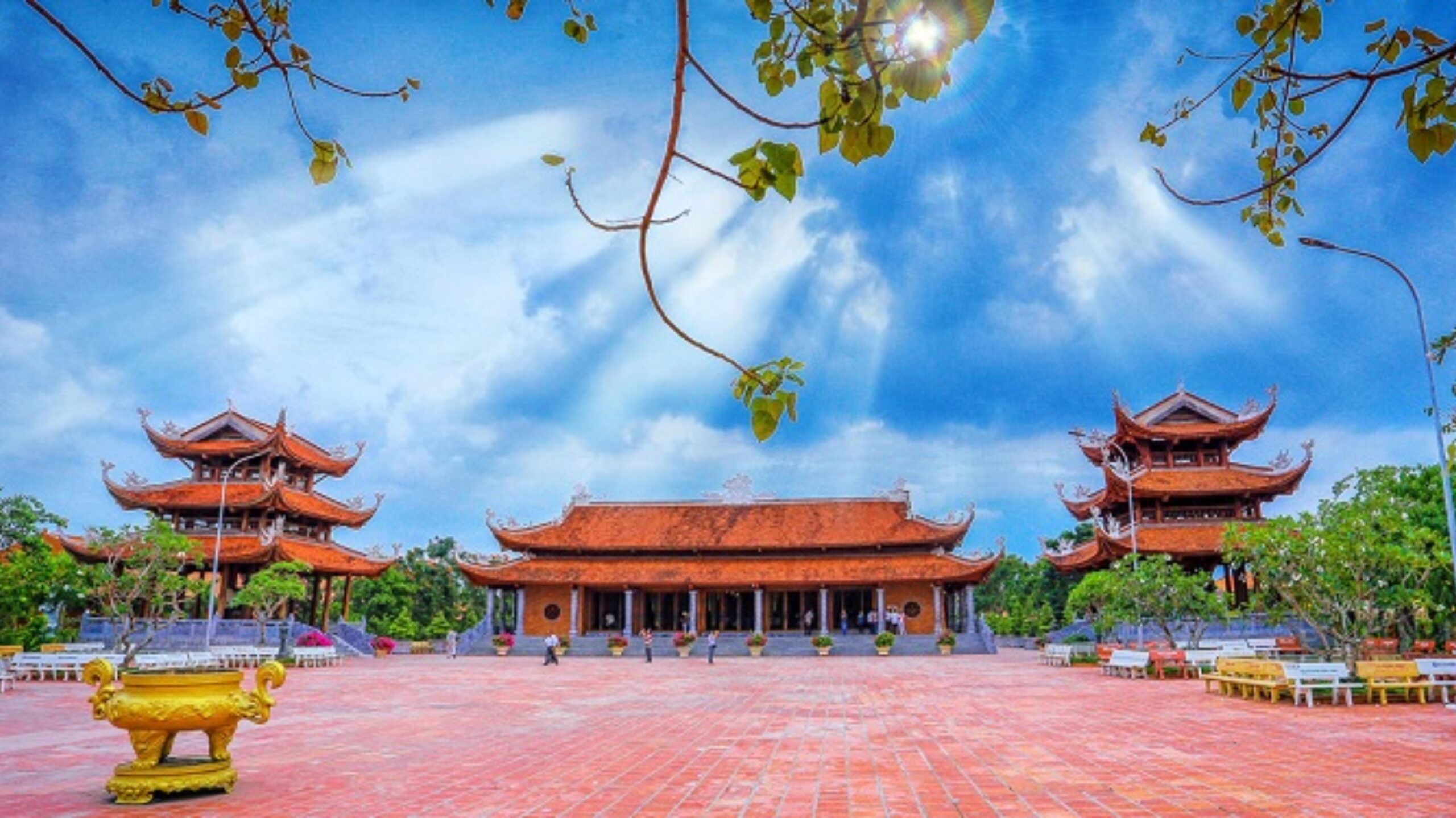 Du lịch Cần Thơ: Thiền viện Trúc Lâm
