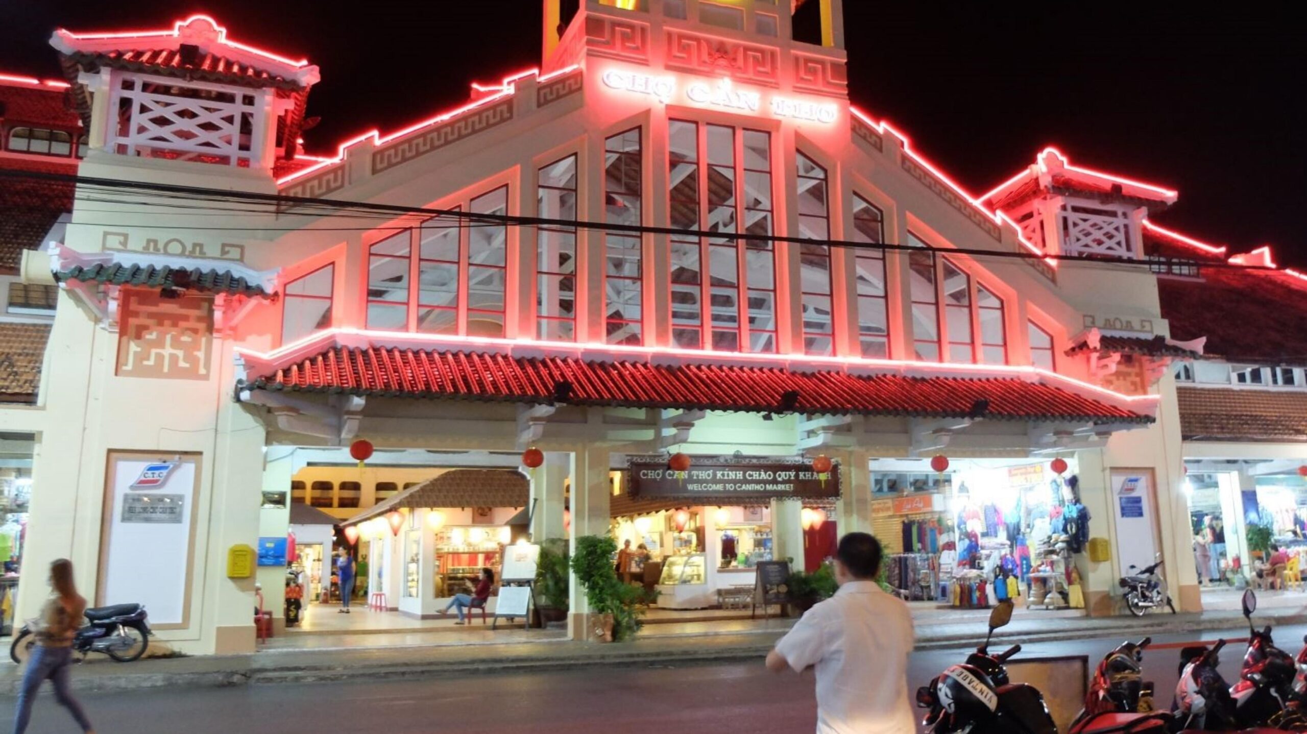 Du lịch Cần Thơ: Chợ đêm Tây Đô
